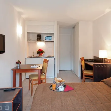 Adagio Access Garibaldi Ницца