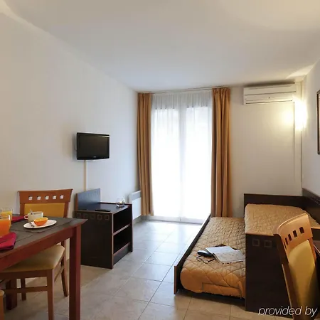Adagio Access Garibaldi Ницца