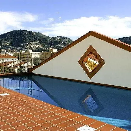 Adagio Access Garibaldi 2* Ницца